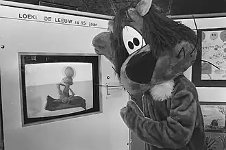 Loeki de Leeuw van tv-sterreclame (15 jaar) opent tentoonstelling in Artis, 1987.