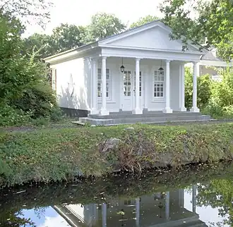 Uit 1925 daterend tuinhuis op de buitenplaats