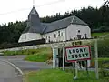 Kerk en entree van Logny-Bogny