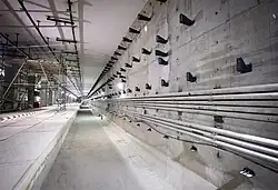 Ruwbouw van de spoorbak en het perron