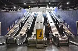 Tussen verdeelhal en stationshal