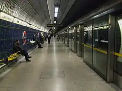 Het noordelijke perron van de Jubilee Line