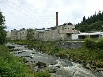 Vervallen fabriek bij Loučovice