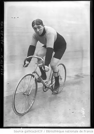 Louis Heusghem op een publiciteitsfoto