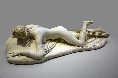 Het beeld van een hermaphroditus in Louvre-Lens, ooit in het bezit van paus Pius VI