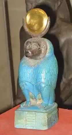 Thoth afgebeeld als baviaan met zonneschijf, Louvre, Parijs