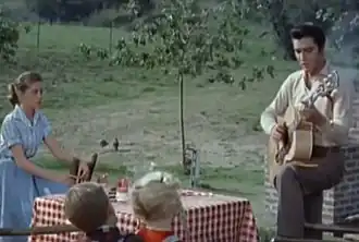 Elvis Presley en Dolores Hart in Loving You