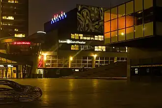 Lucent Danstheater in de nacht (2012)