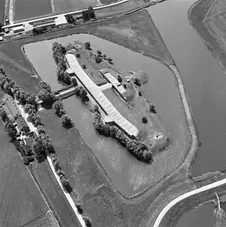 Fort aan de St. Aagtendijk vanuit de lucht gezien; 1977.