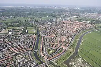 Luchtfoto met op de voorgrond Dietsveld