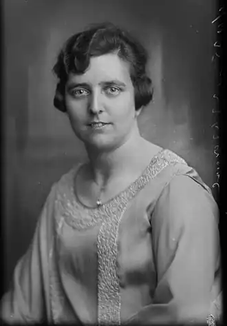 Portret van Lucie Vuylsteke, door Jacob Merkelbach in 1927.