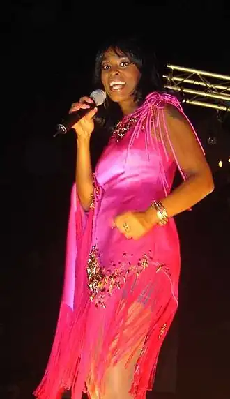 Lucretia tijdens een optreden met Big, Black & Beautiful