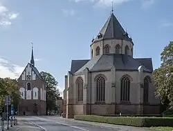 Ludgeri-Kirche (St.-Liudgerkerk) met losstaande klokkentoren
