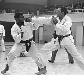 Ludwig Kotzebue (links) in 1977