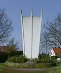 Monument Luchtbrug van Berlijn (1948-49) bij het militaire vliegveld