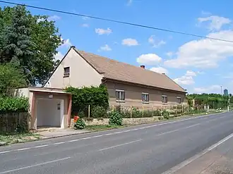 Huis en bushalte (2012)