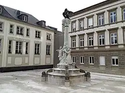 Het monument na de herinrichting in 2016