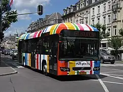 {AVL bus in de huisstijl van Multiplicity