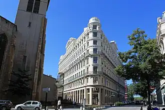 De winkel vanaf de Rue Saint-Bonaventure