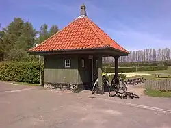 Mæby Trinbræt: Nyker Hovedgade 7B