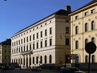 Gebouw van de Landeszentralbank op de plek van het Hertog Maxpaleis.