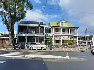 METS Travel & Tours, aan het begin van de Dr. J.F. Nassylaan