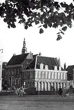 MF in Corps de Garde (1945)