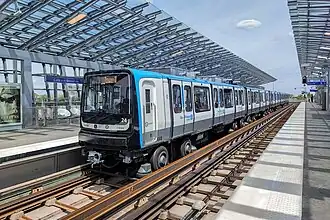 MP 14-treinstel op lijn 11 in het station Coteaux Beauclair op 13 juni 2024, de dag van de inauguratie van het station