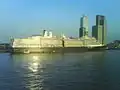 De Eurodam in Rotterdam aan de Wilhelminakade