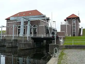 Maadesiel gezien vanaf het land