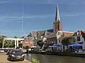 Schippersgracht en de Heilige Hartkerk in het centrum van Maarssen