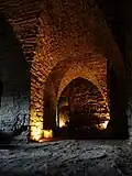 De gewelven binnen de ruïne