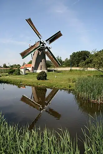 De molen met zeilen (10 mei 2008)