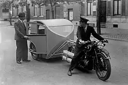 Motortaxi op persgas, 1942