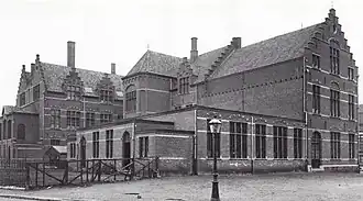 De Ambachtsschool in de jaren 1920, gezien vanaf de hoek Wilhelminasingel-Antoon Lipkensstraat