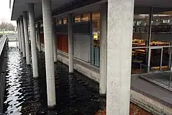 Detail zuidgevel en gracht