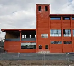 Detail zuidwestgevel met restant kolenloods (links), 2021