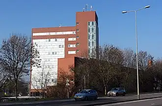 Het WML-hoofdkantoor in Maastricht-Randwyck, gezien vanaf de John F. Kennedybrug