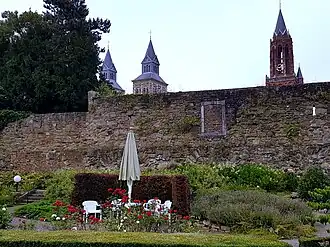 Stadsmuur in de kloostertuin van de Zusters Onder de Bogen