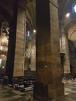 Interieur driebeukig schip: Onze-Lieve-Vrouwebasiliek, Maastricht