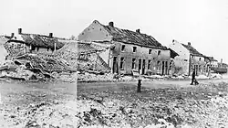 Verwoeste huizen na het bombardement, gezien vanaf de Fransensingel, aug. 1944