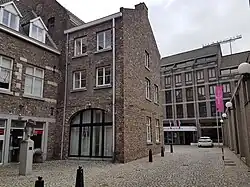Mogelijk bedrijfspand en Hotel Maastricht, Ruiterij