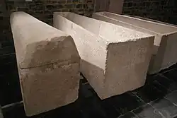 Frankische sarcofagen, 7e-9e eeuw, oostcrypte