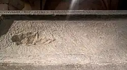 'Dak' met gotische inscriptie