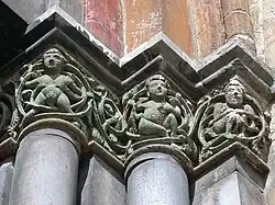 Kapitelen buitenpoort