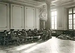 Militairen ingekwartierd in het Stadhuis, sept. 1938