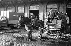 Goederenvervoer met paard en wagen, 1957