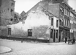 Verwoest hoekhuis Wycker Grachtstraat, 11 mei 1940