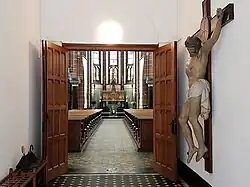 Zicht vanuit voorportaal