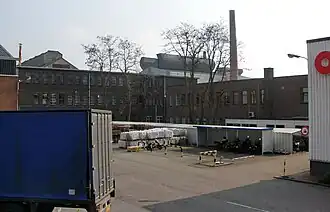 Fabrieksgebouwen vanaf de Viaductweg